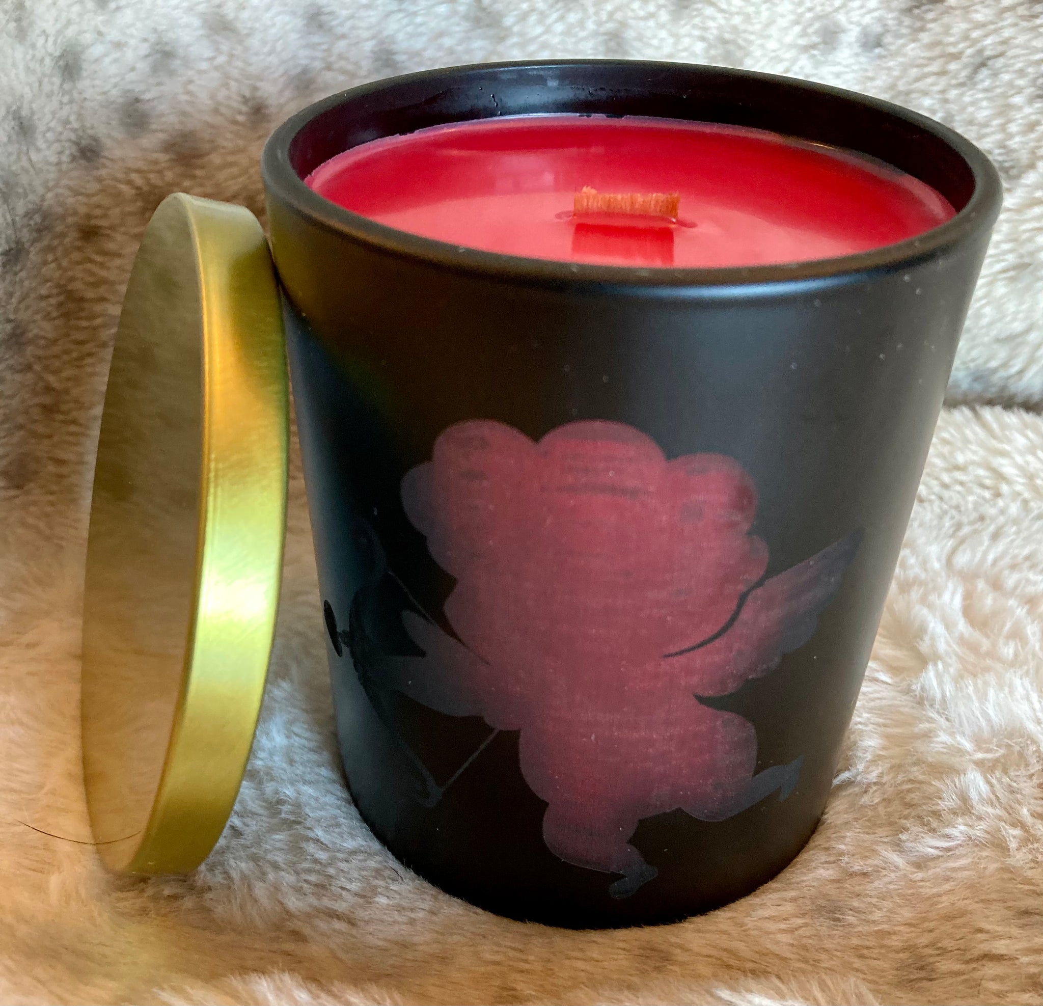 Black Currant Absinthe Scented Candle With Cupid Engraving